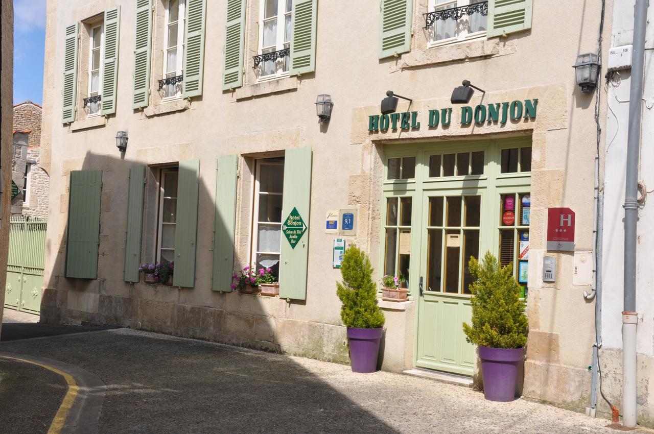 Hotel Du Donjon Aulnay  Exterior photo